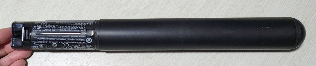 ダイソンペンシルバック・バッテリーの裏面