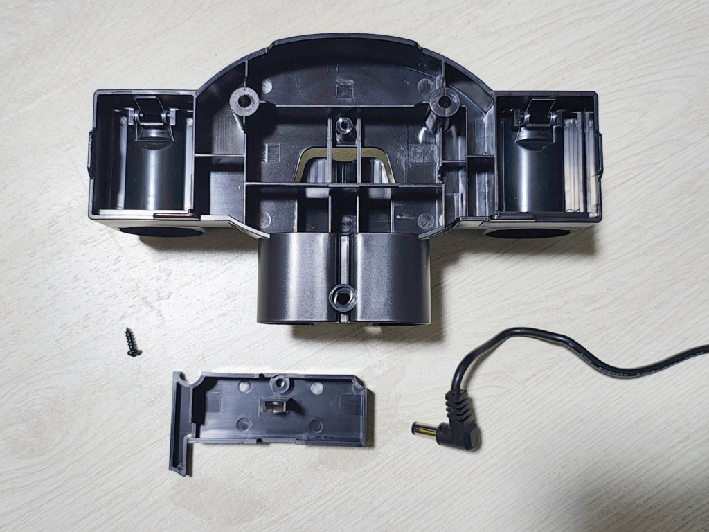 Orage RR11の壁掛けブラケットからアダプターを外した状態