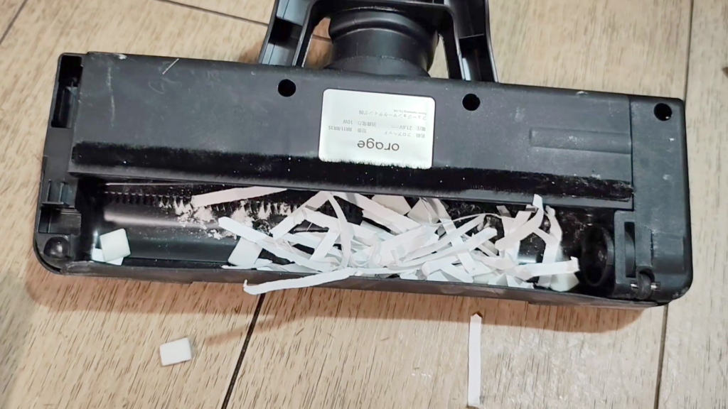 RR11にかさばるゴミを吸わせた後のヘッド内部